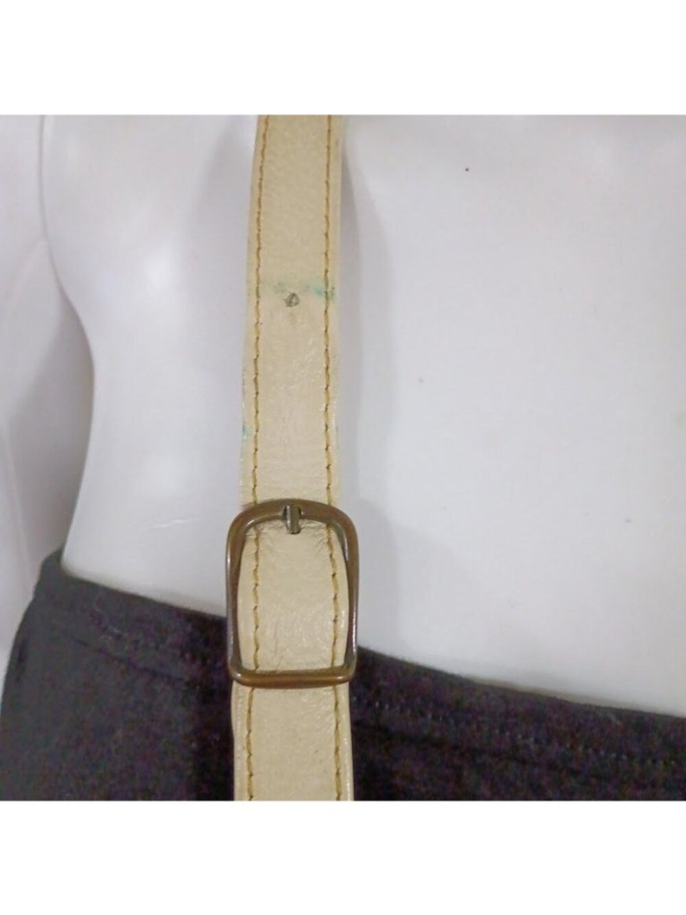 Nine West Vintage White Leather Drawstring Handbag With Braided Gold Stitching - Picture 10 of 16